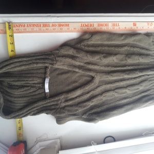 No sleeve sweater with hood